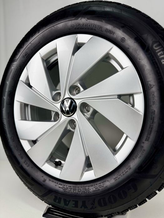 Set jante noi originale VW Golf 8 pe 16 iarna