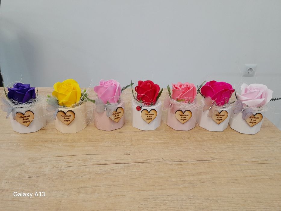 Сапунена роза в керамична кашпа със послание