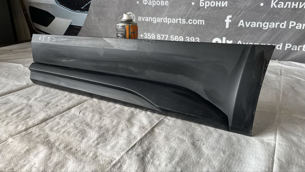 Декоративна лайстна за задна дясна врата Audi Q5 (2018-2020)