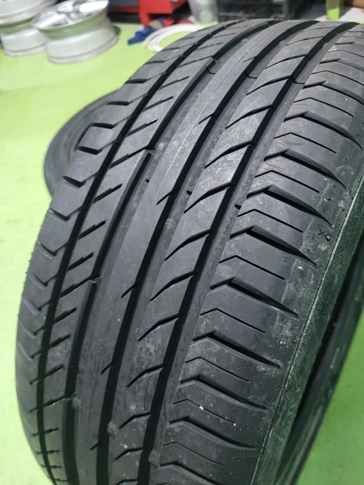 2 бр летни 235/45/18 Continental