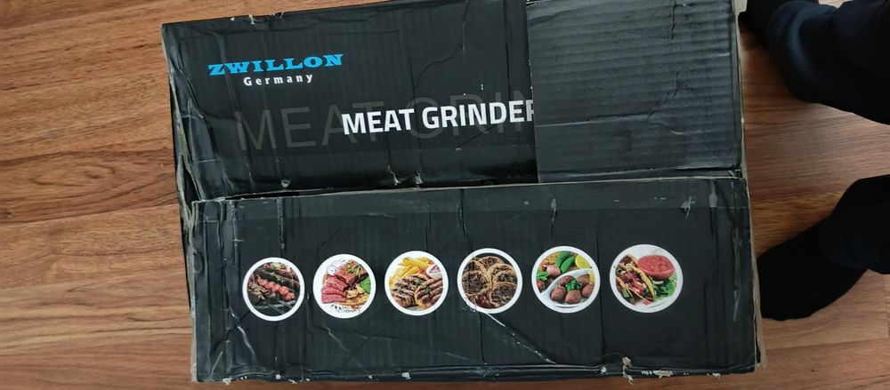 Мясорубка совершенно новая