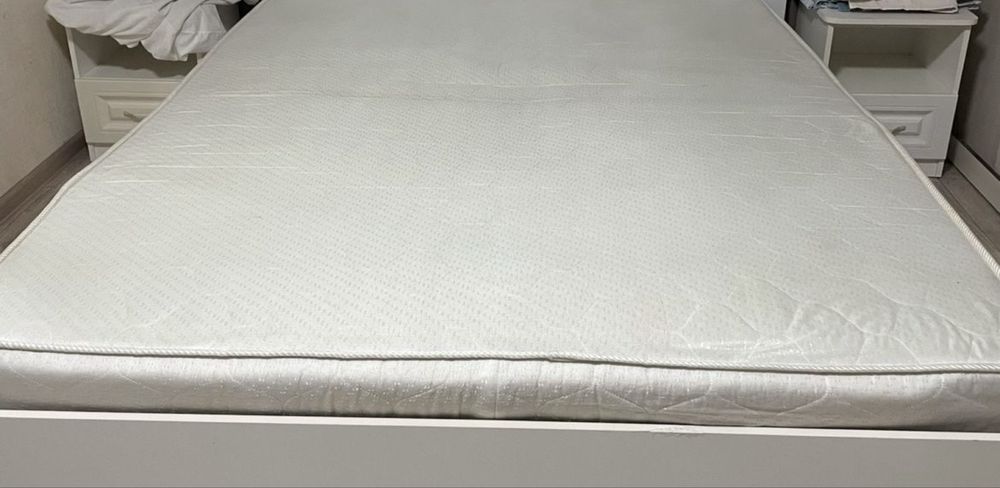 Продам матрас 160*200 срочно
