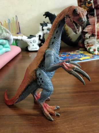 Динозавр Теризинозавр