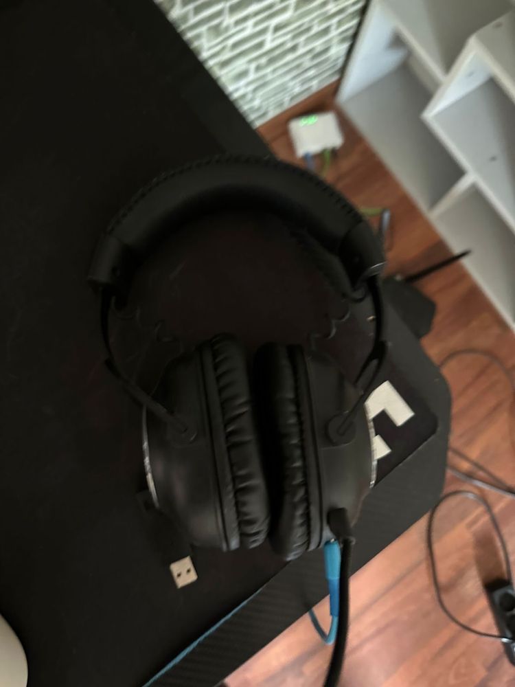 Продам наушники Logitech G Pro X