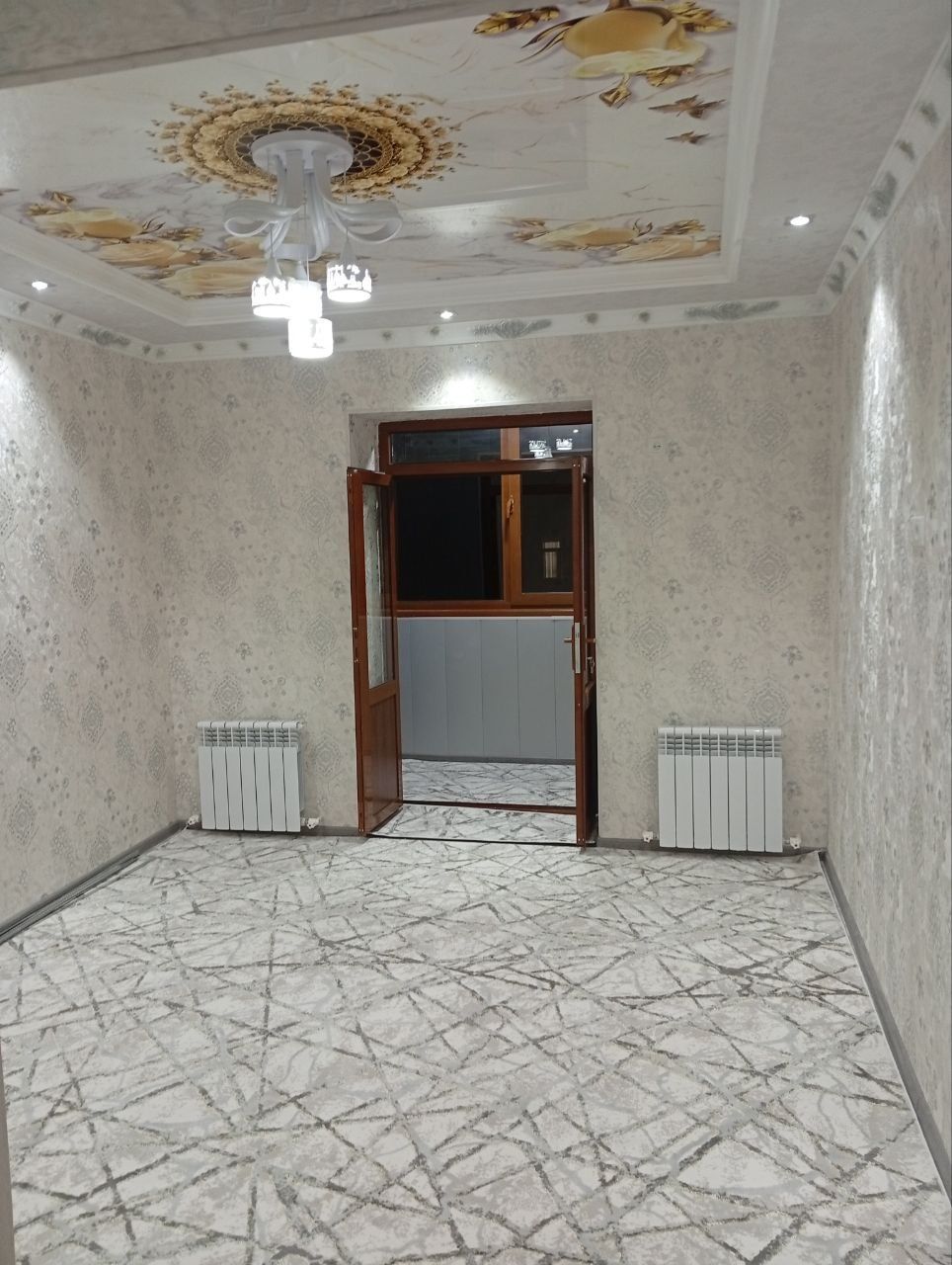 Kvartira sotiladi yevro remont 1 xona 2 xon Манзил БАМ