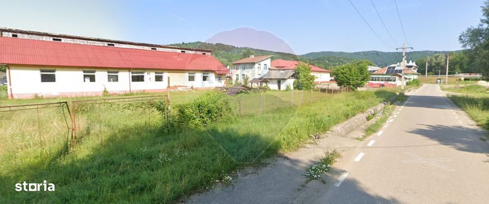 Spatiu comercial central Valea Lunga-Cricov de vanzare 2300 mp teren