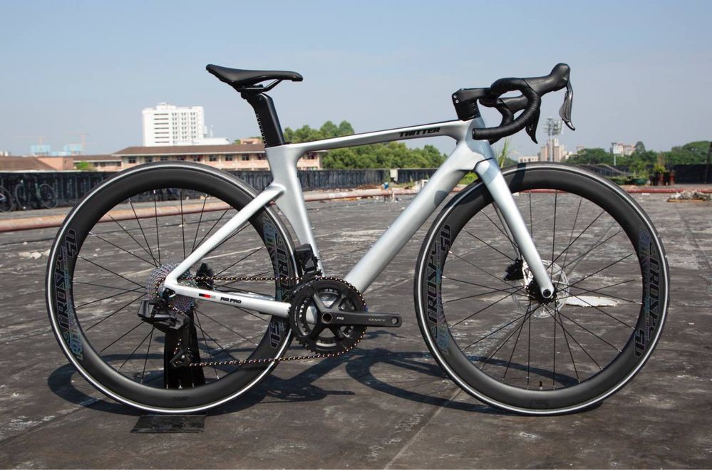 Велосипед Модель: R12pro-Disc Carbon