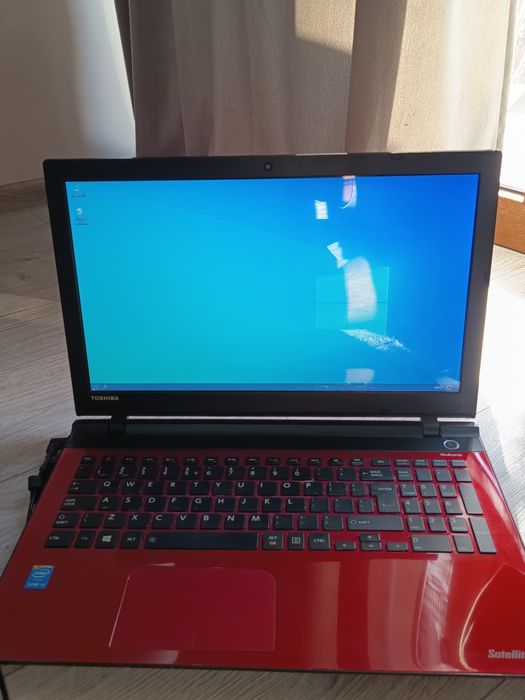 Laptop Toshiba Cu Procesor I3 Funcțional