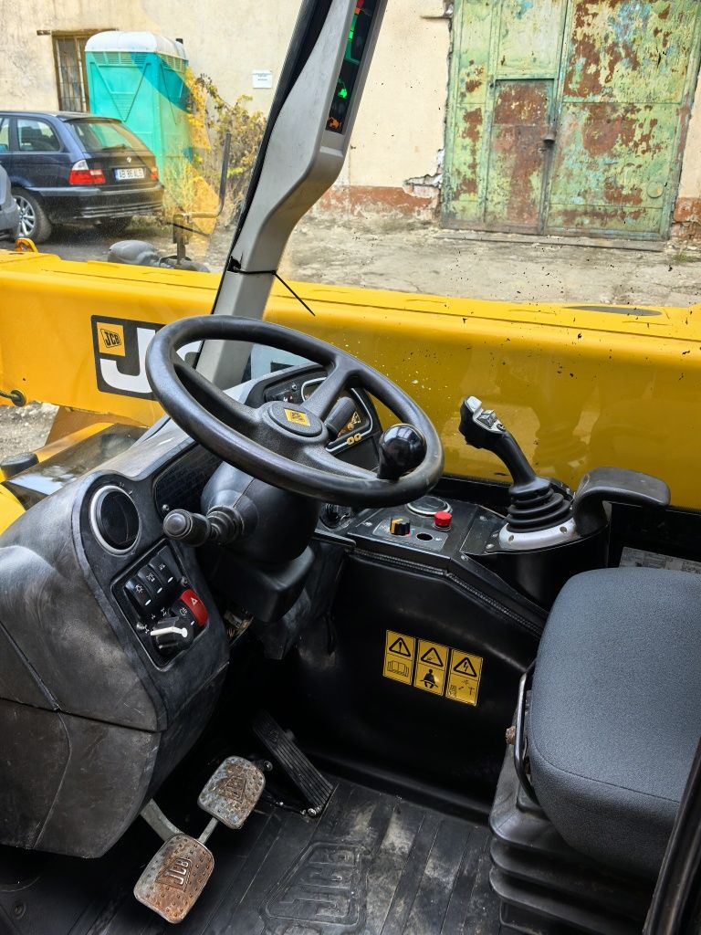 JCB încărcător telescopic Manitou