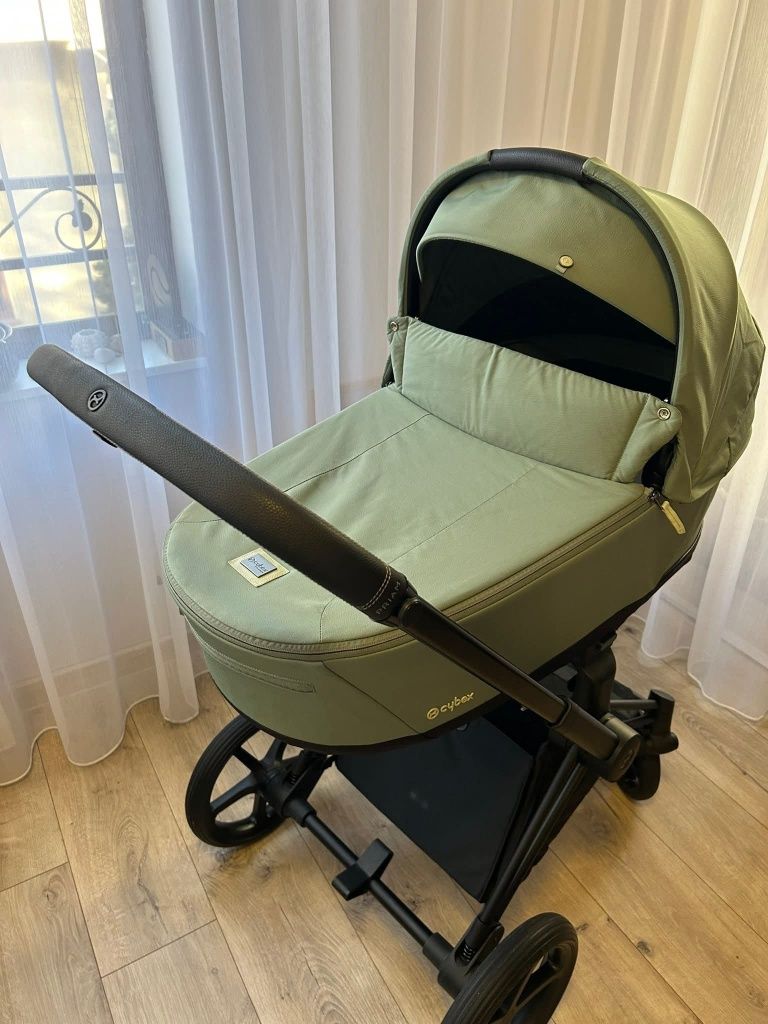 Cybex Priam 4 в цвят Leaf Green
