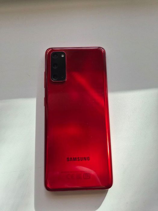 Смартфон Samsung S20, красный