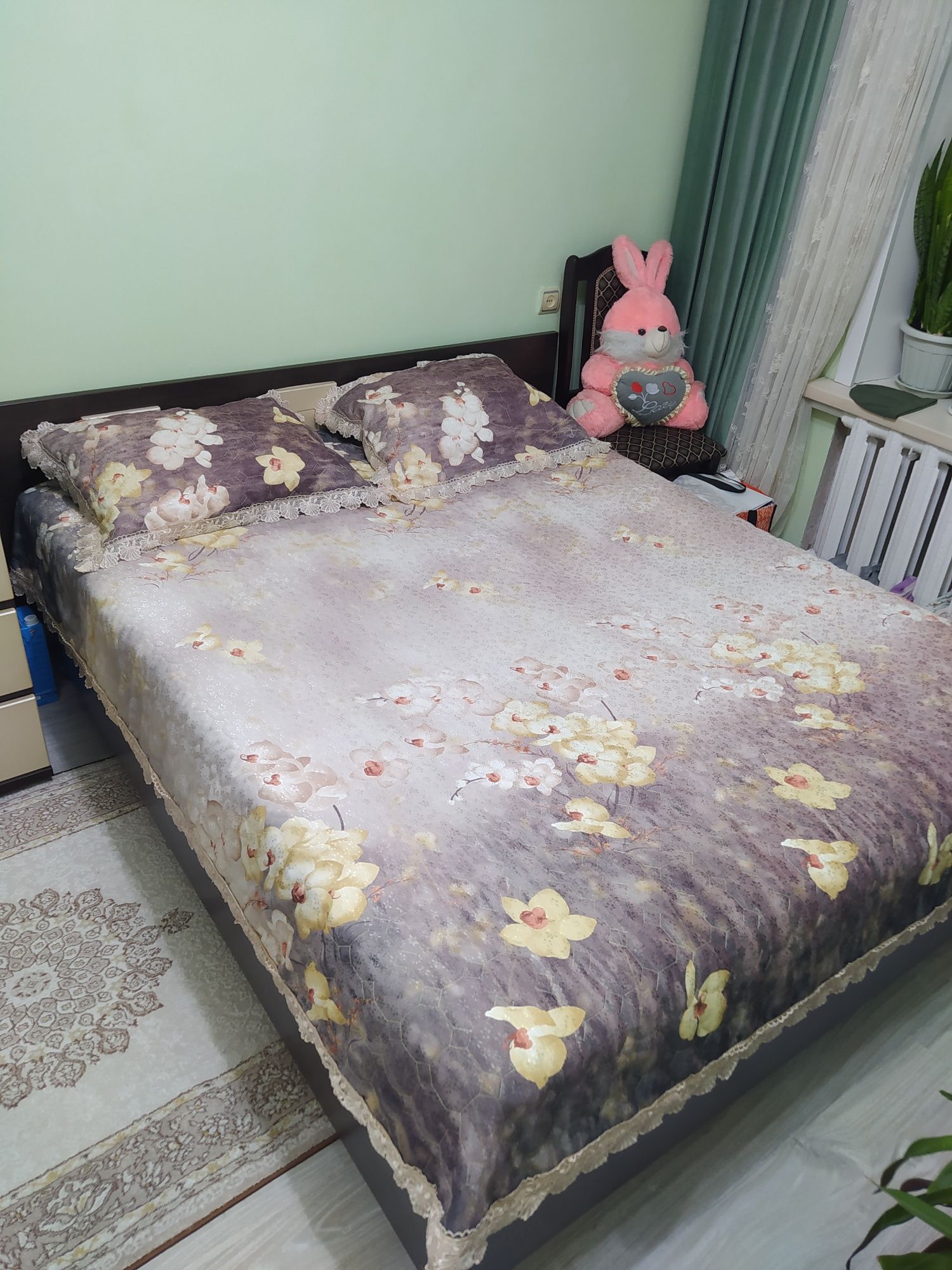 Продам двухспальную кровать
