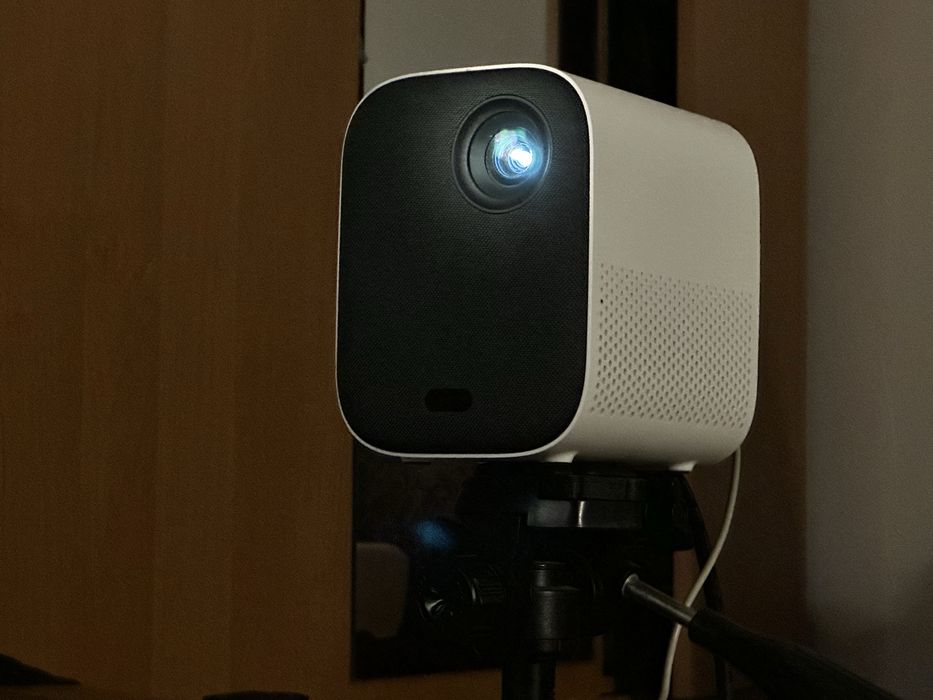 Проектор Xiaomi Mi Smart Projector 2 + приставка Amazon FireTV stick