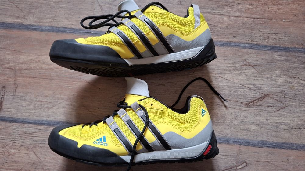 Маратонки ADIDAS Traxion