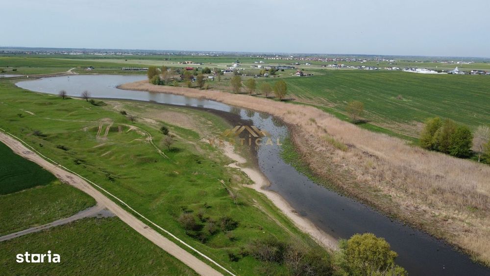 De vanzare teren pe colt cu deschidere spre balta / Berceni/Vidra
