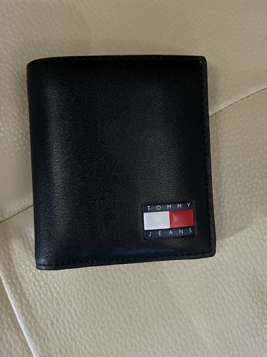 Продавам нов портфейл