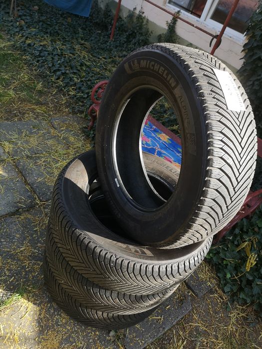 Două Anvelope, cauciucuri iarnă Michelin 225 65 17