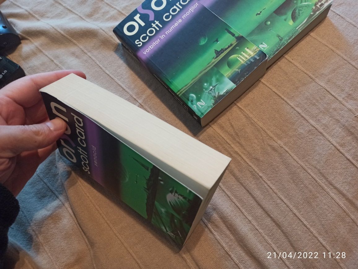 Trilogia Jocul lui Ender, Orson Scott Card