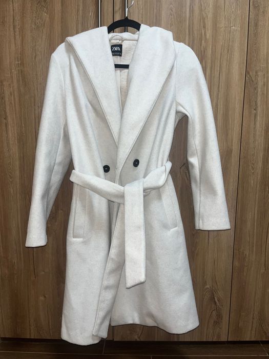 Дамско палто с колан