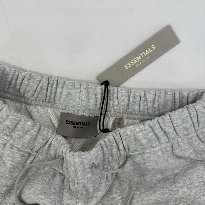 Pantaloni scurti Essentials Fear of God gri