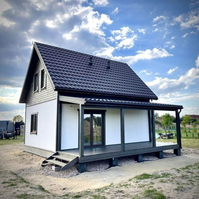 Vând case pe structura metalica