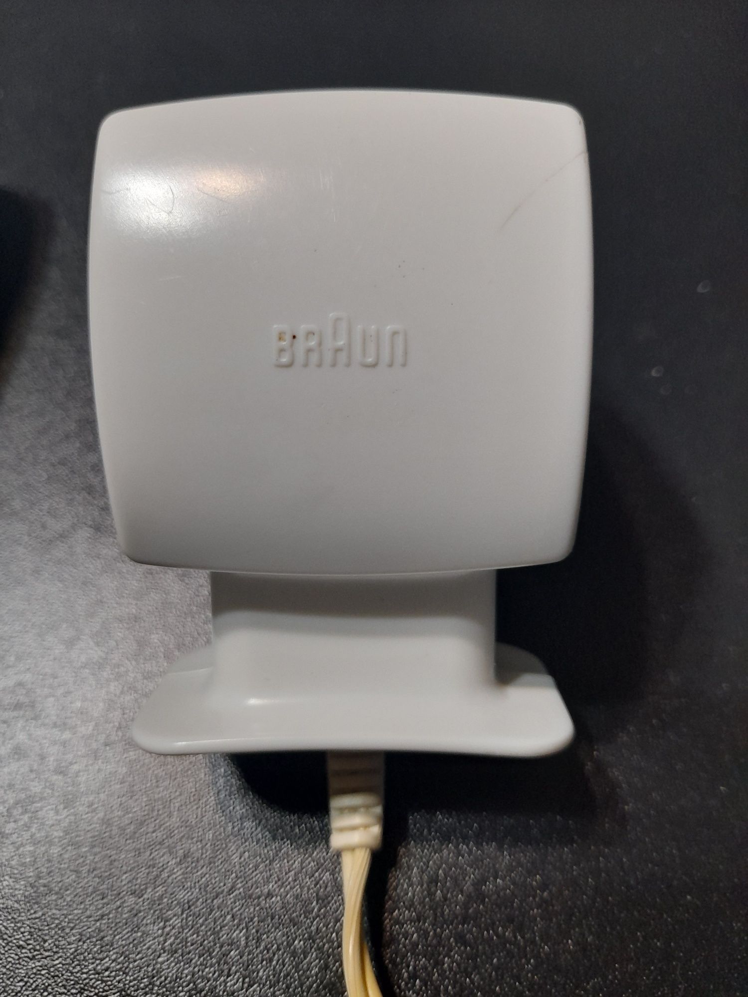 Епилатор BRAUN silkepil и електрическа пила за пети