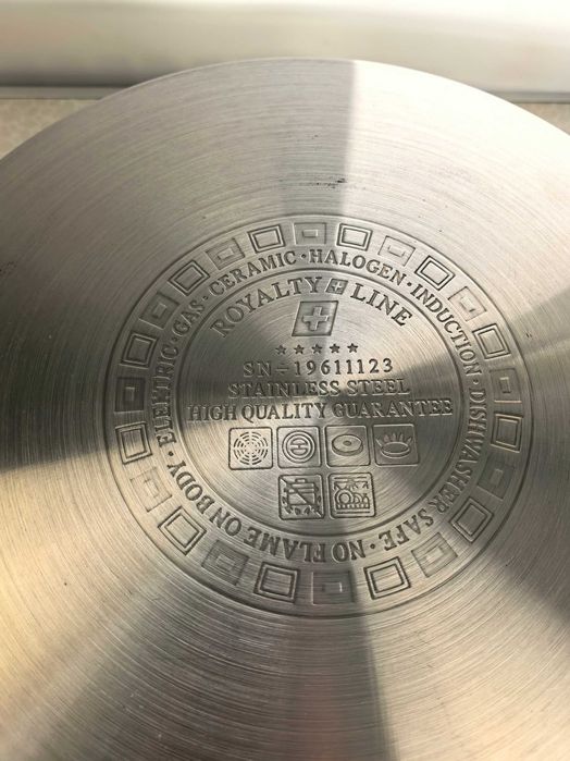 Cratita inox 34 cm 12 litri cu capac sticla 220 lei