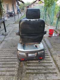 Moped electric pentru persoane cu dizabilități