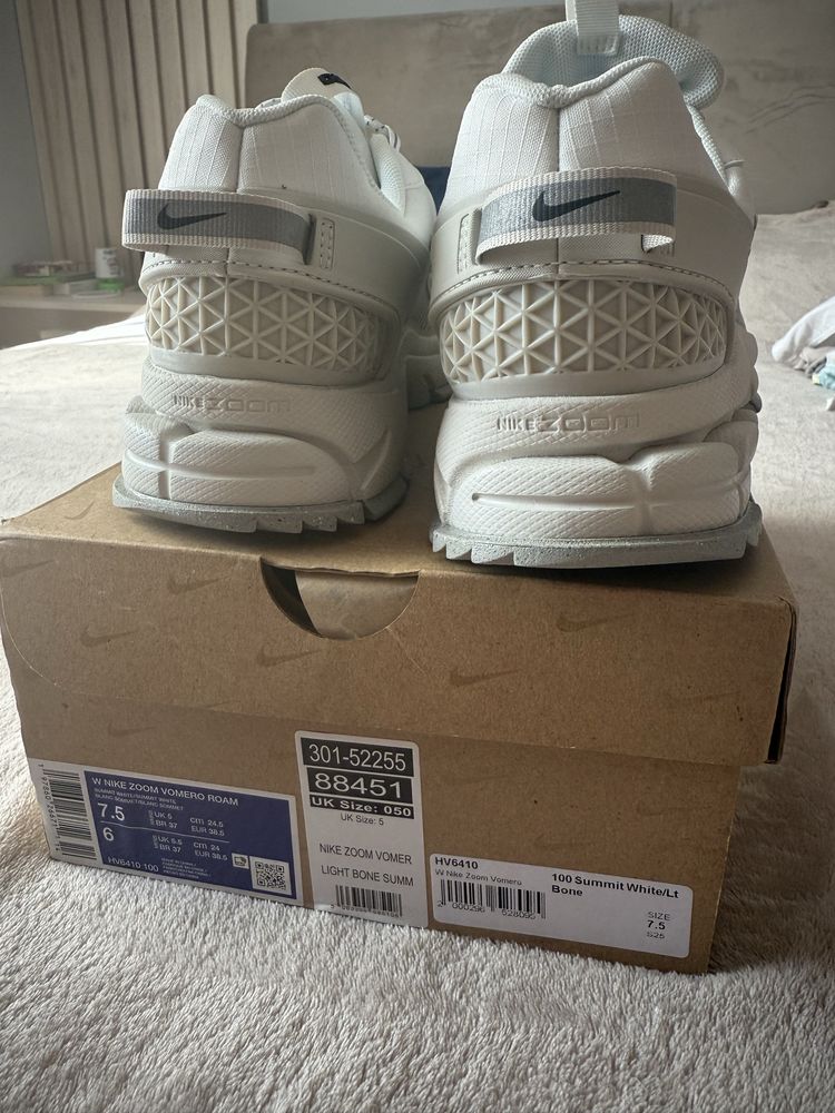 Маратонки Nike Zoom Vomero Roam