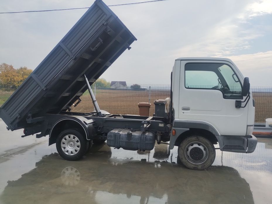 Nissan cabstar Basculabil Trilateral 3.5T