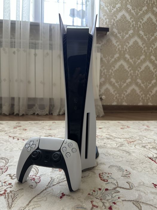 Продаю PlayStation 5 в отличном состоянии.