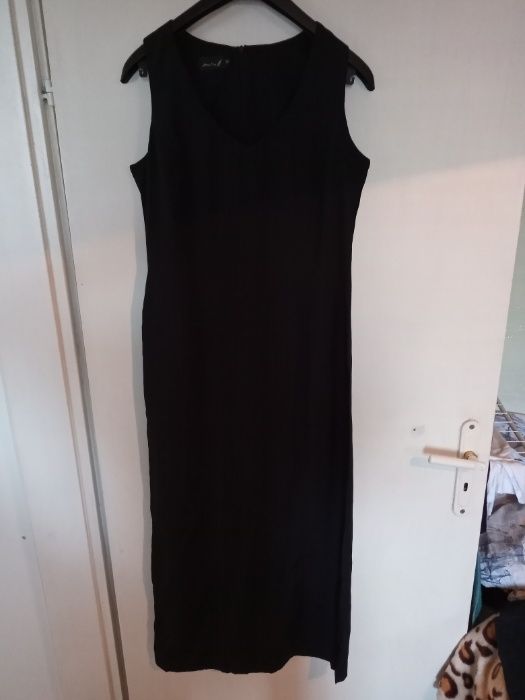 Две Рокли - Дълга Черна Памучна и Дълга Черна от Еластан с Гол Гръб