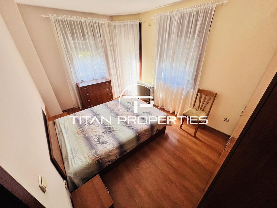 Дава се под наем Двустаен апартамент в Бургас, Център - 62 кв.м за 408 € - Снимка #3