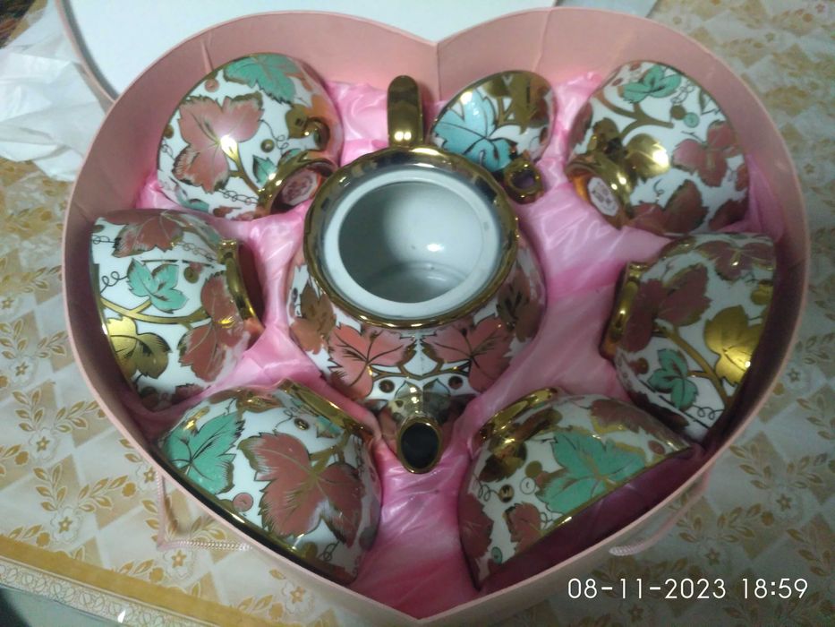 Чайный сервиз на 6 персон