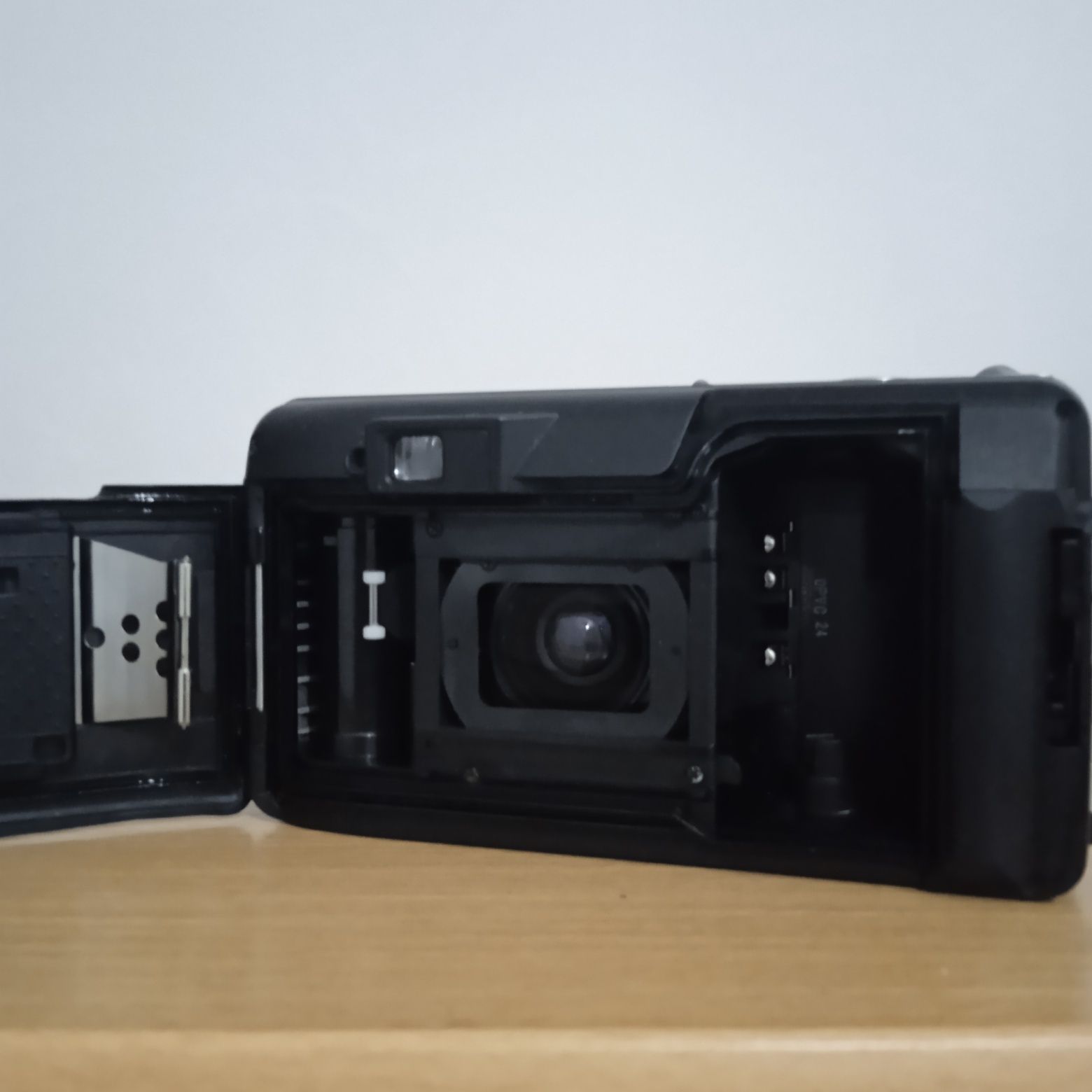Плёночный фотоаппарат Olympus superzoom 80G