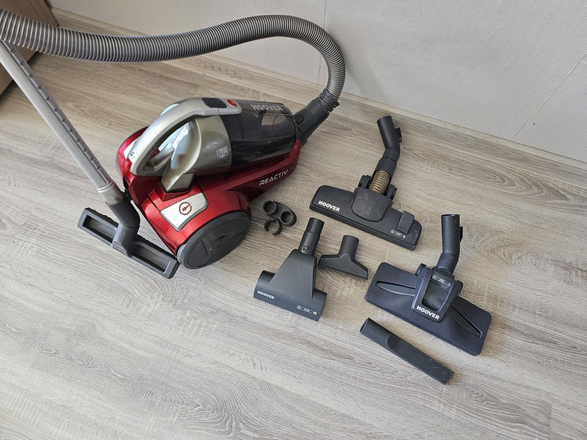Прахосмукачка Hoover Reactiv RC81