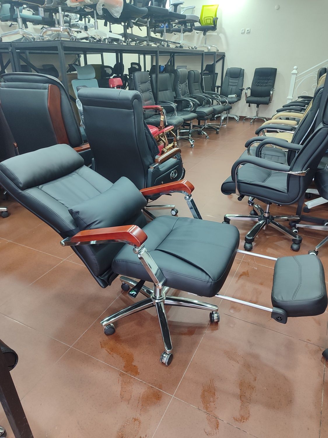 Офисное кресло для руководителя модель 6047 АС
