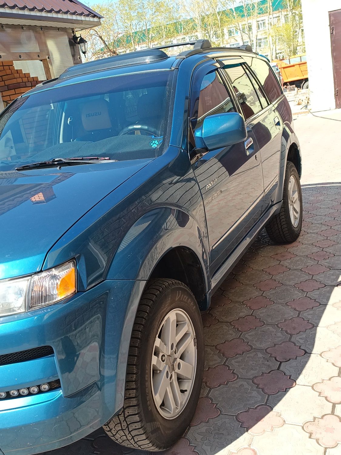 Isuzu axiom продам