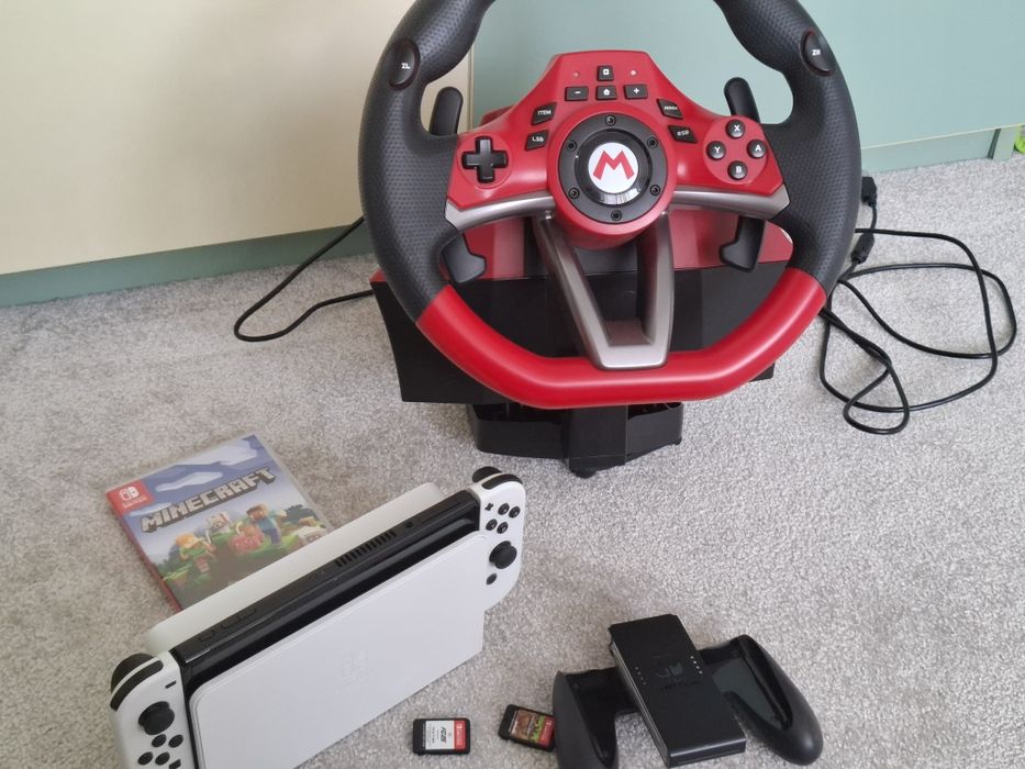 Pachet Nintendo switch + volan mario kart