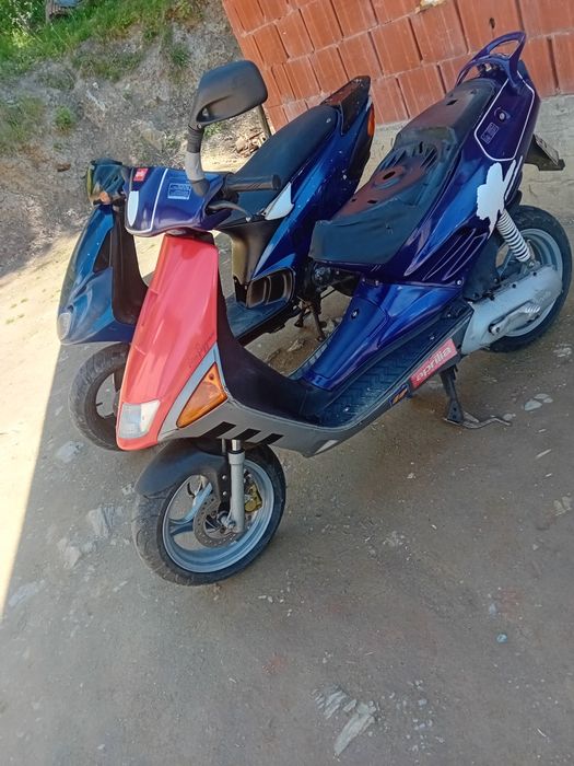 Vand doua scutere piaggio nrg și aprlia sr în stare ft bună