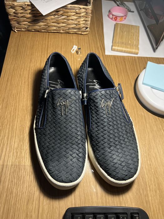 Vand  pantofi Giuseppe Zanotti  marimea 42