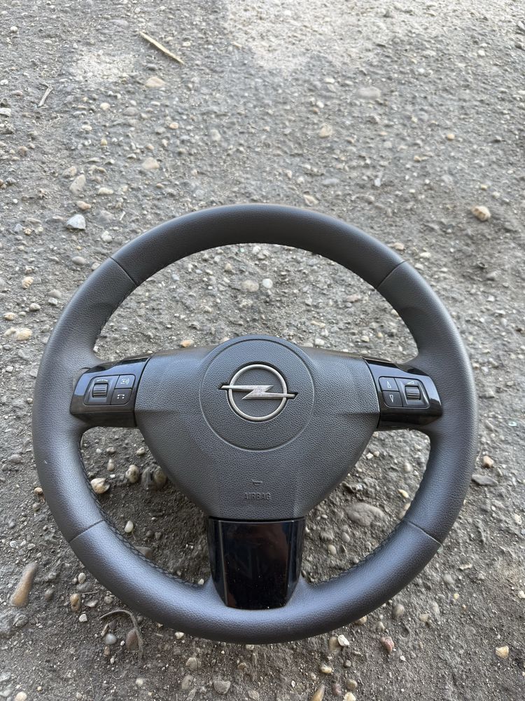 Волан с airbag Opel Astra H