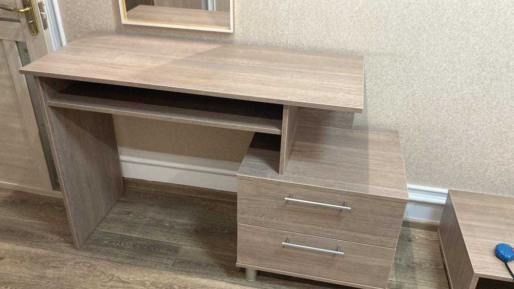 Продам стол со встроенной тумбой (1380х50х780)