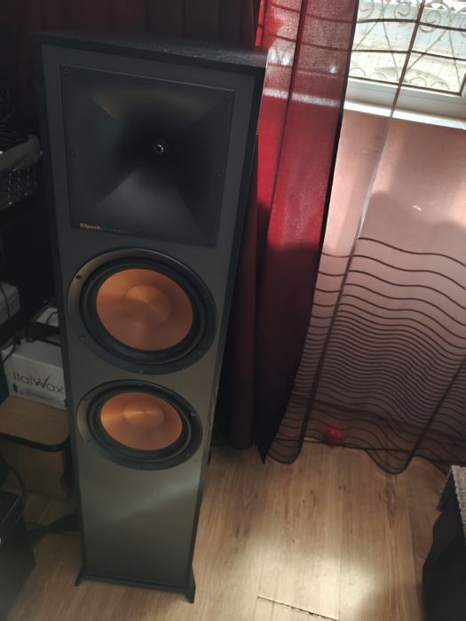Boxe podea Klipsch R-820F
