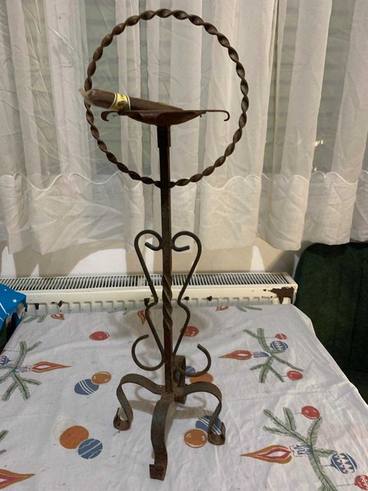 Scrumiera din fier forjat