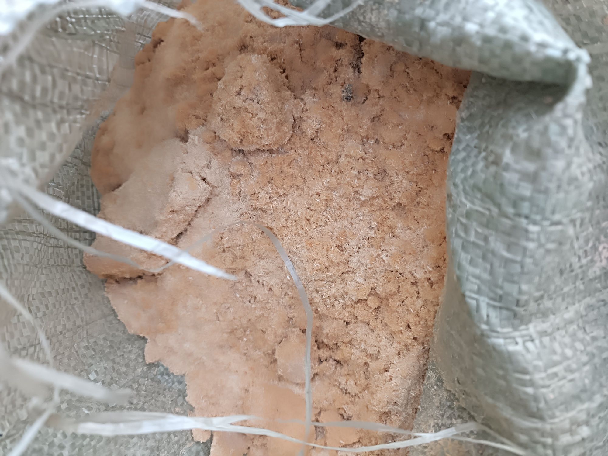 Продам опилки мешками