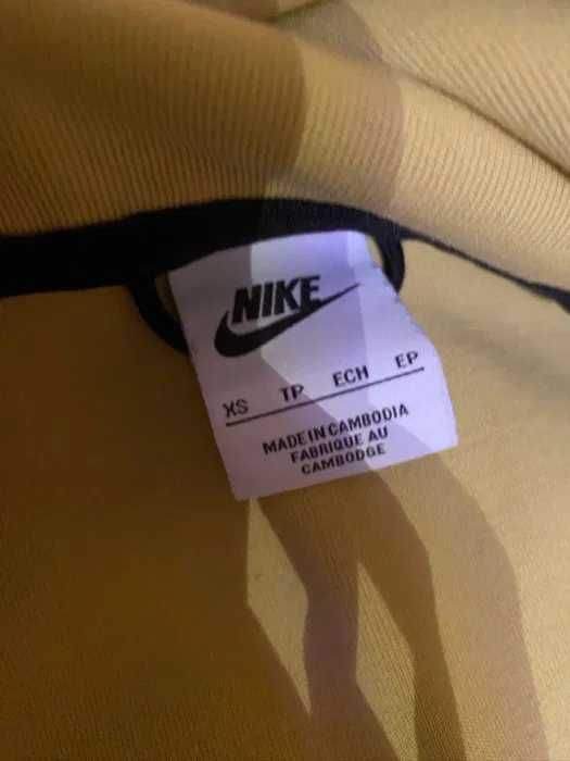 Nike Tech Fleece galben – ediție veche, stare foarte bună