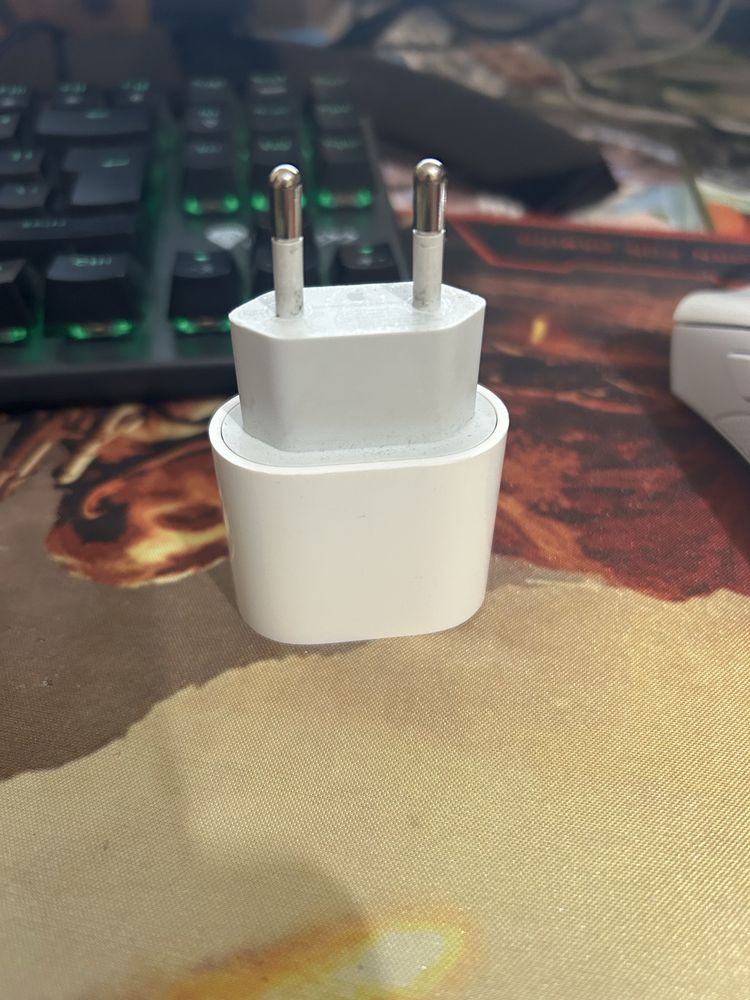 Iphone адаптер оригинален
