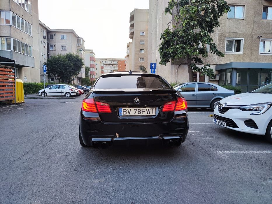 Eleron lip spoiler luneta BMW Seria 5 F10 model M4 vopsit negru lucios