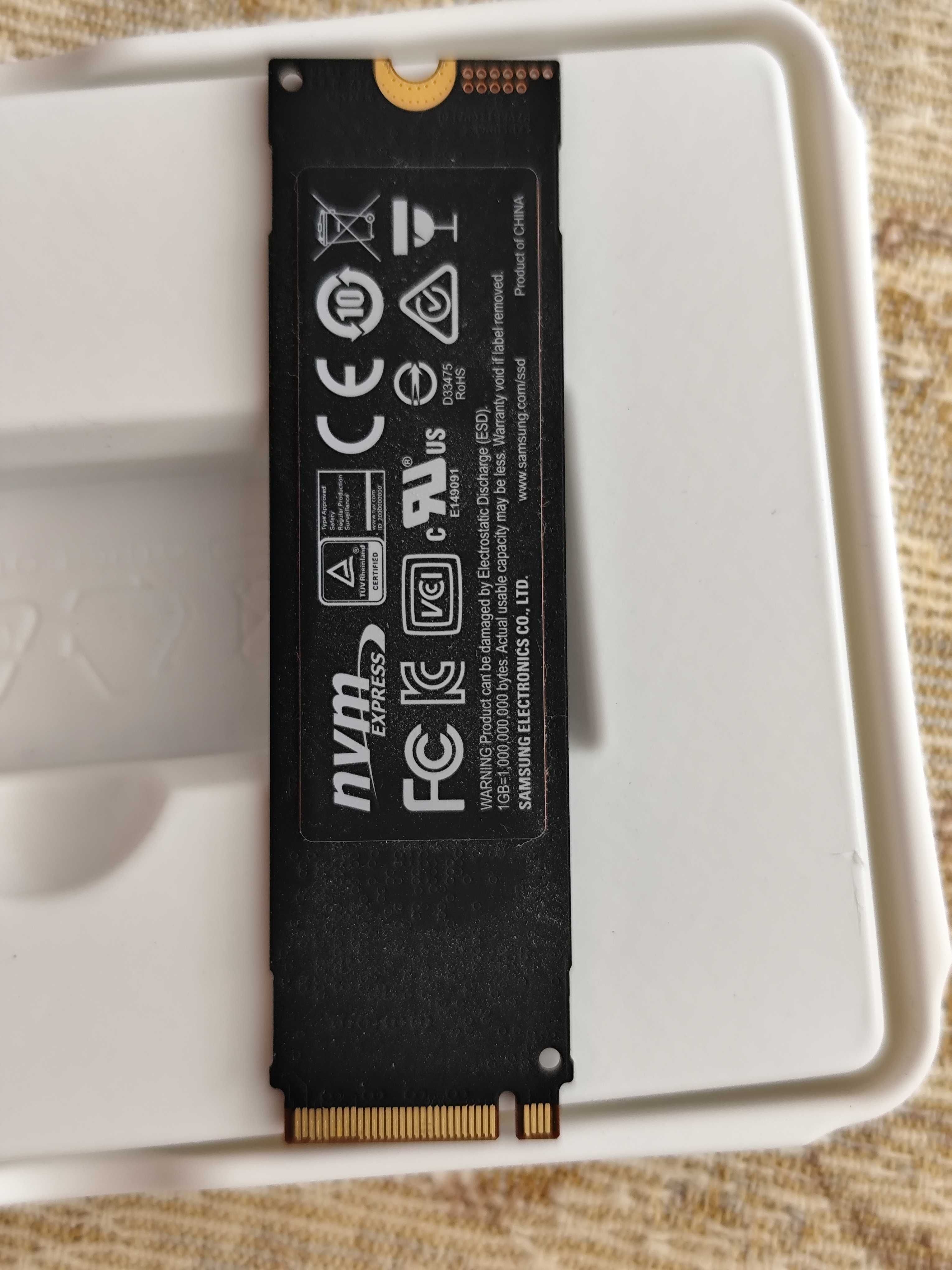 SSD SAMSUNG 250GB. Нов в опаковка.